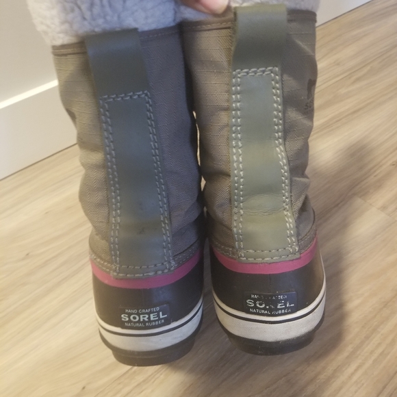 Sorel Winter Boots - Picture 6 of 6